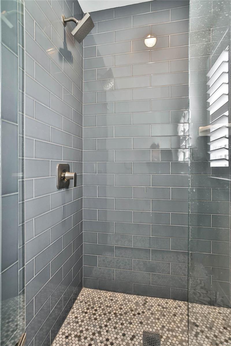 Coach-N-Four - Residential