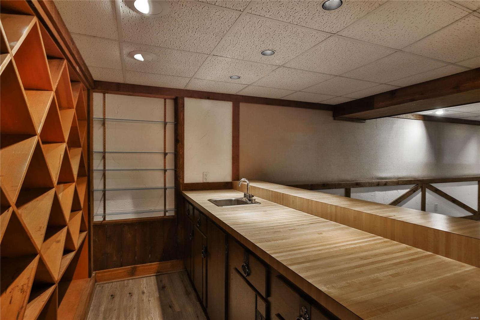 Coach-N-Four - Residential