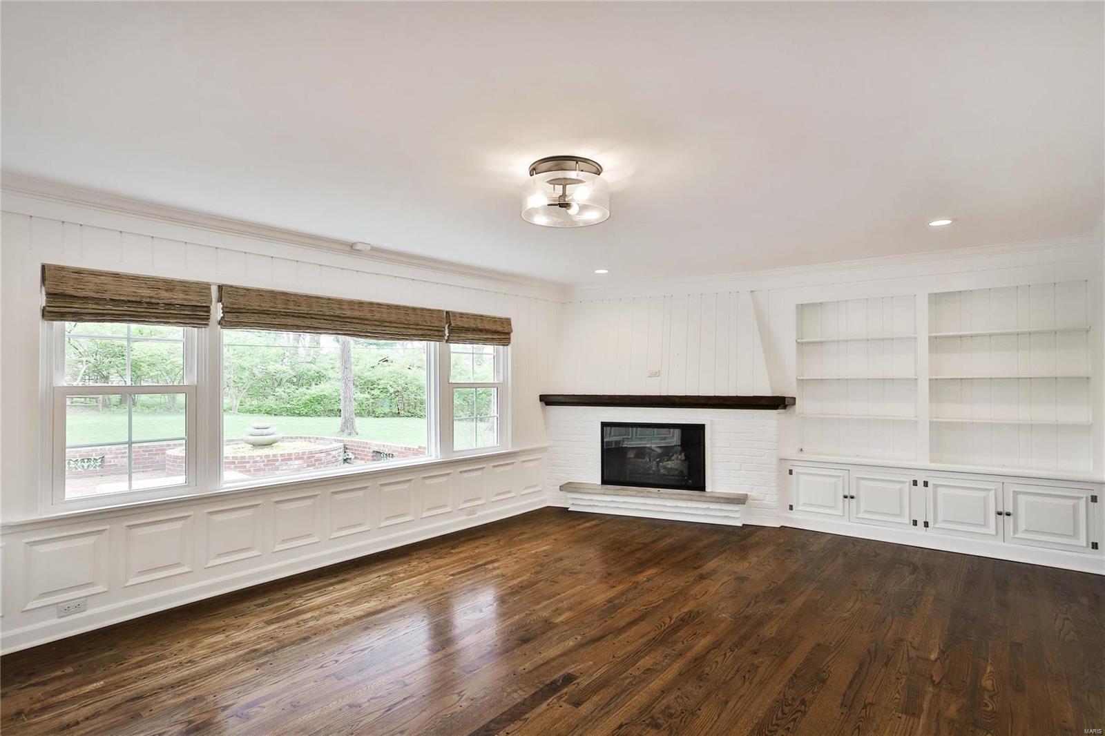 Coach-N-Four - Residential