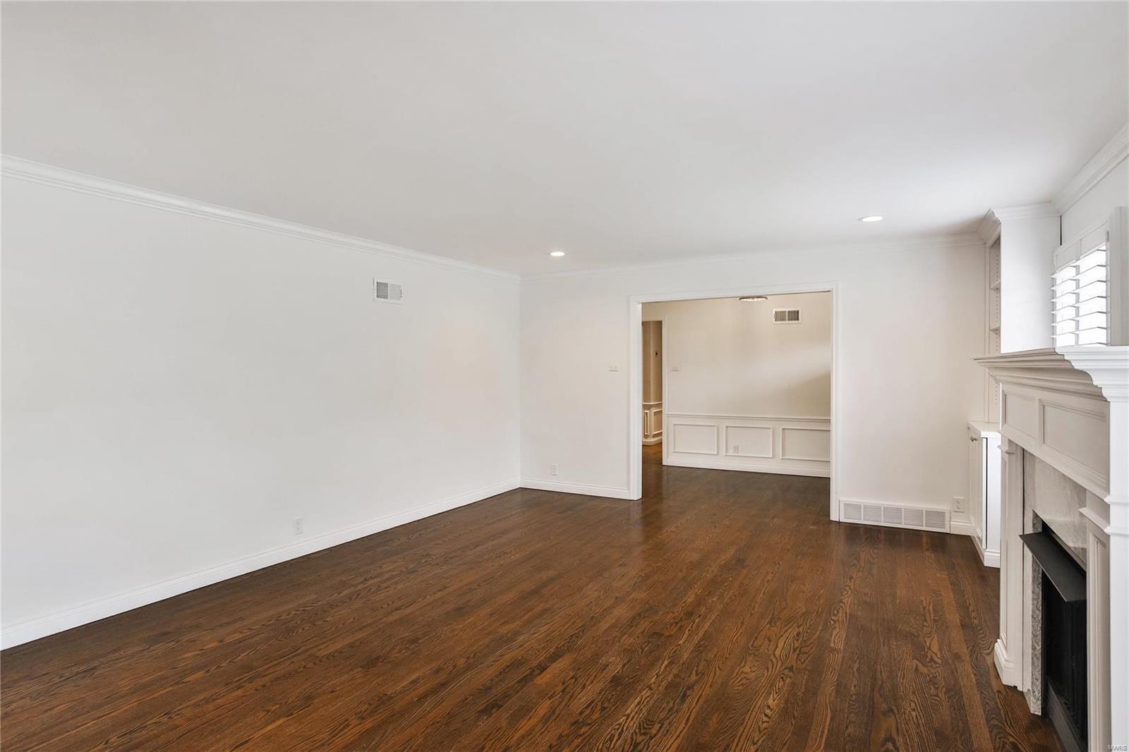 Coach-N-Four - Residential