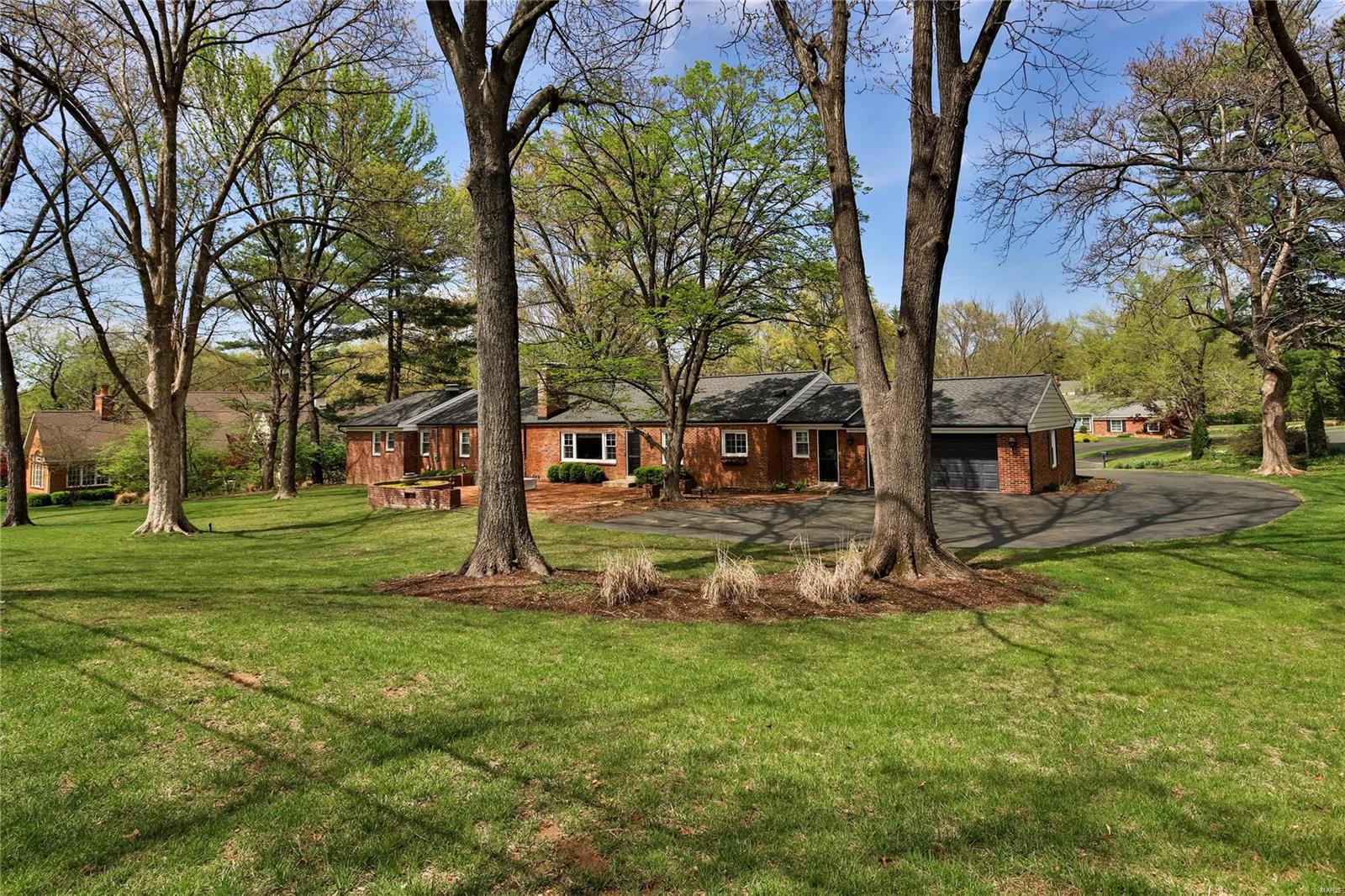 Coach-N-Four - Residential