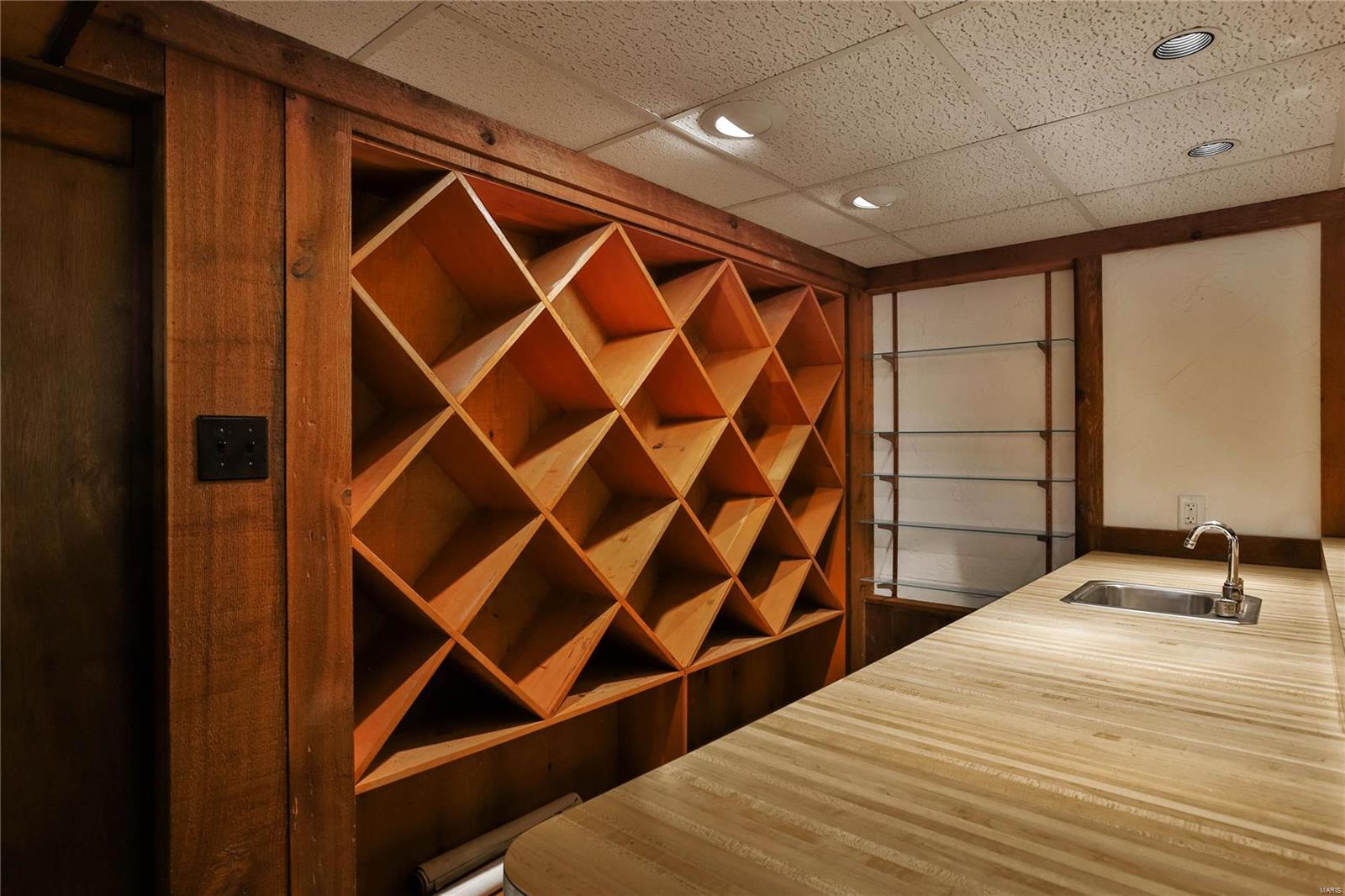 Coach-N-Four - Residential