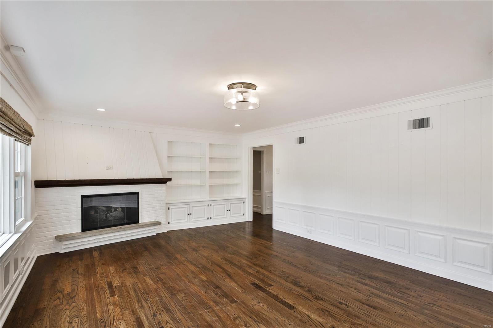 Coach-N-Four - Residential