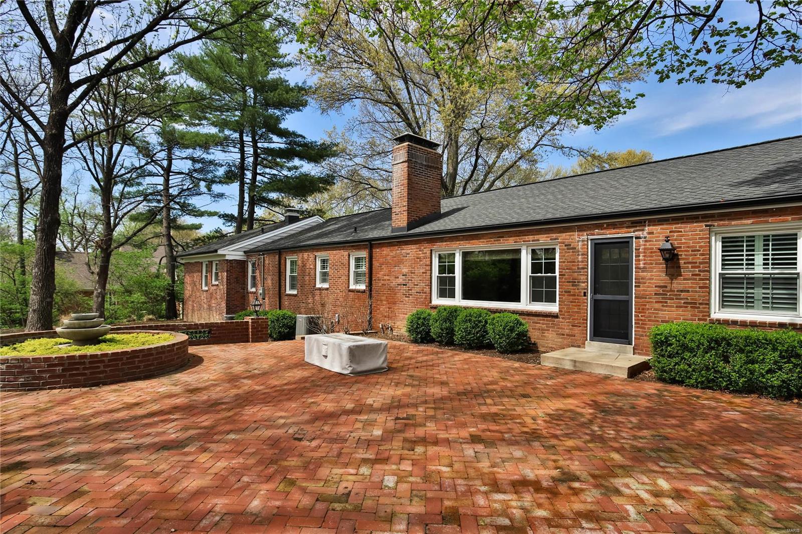 Coach-N-Four - Residential