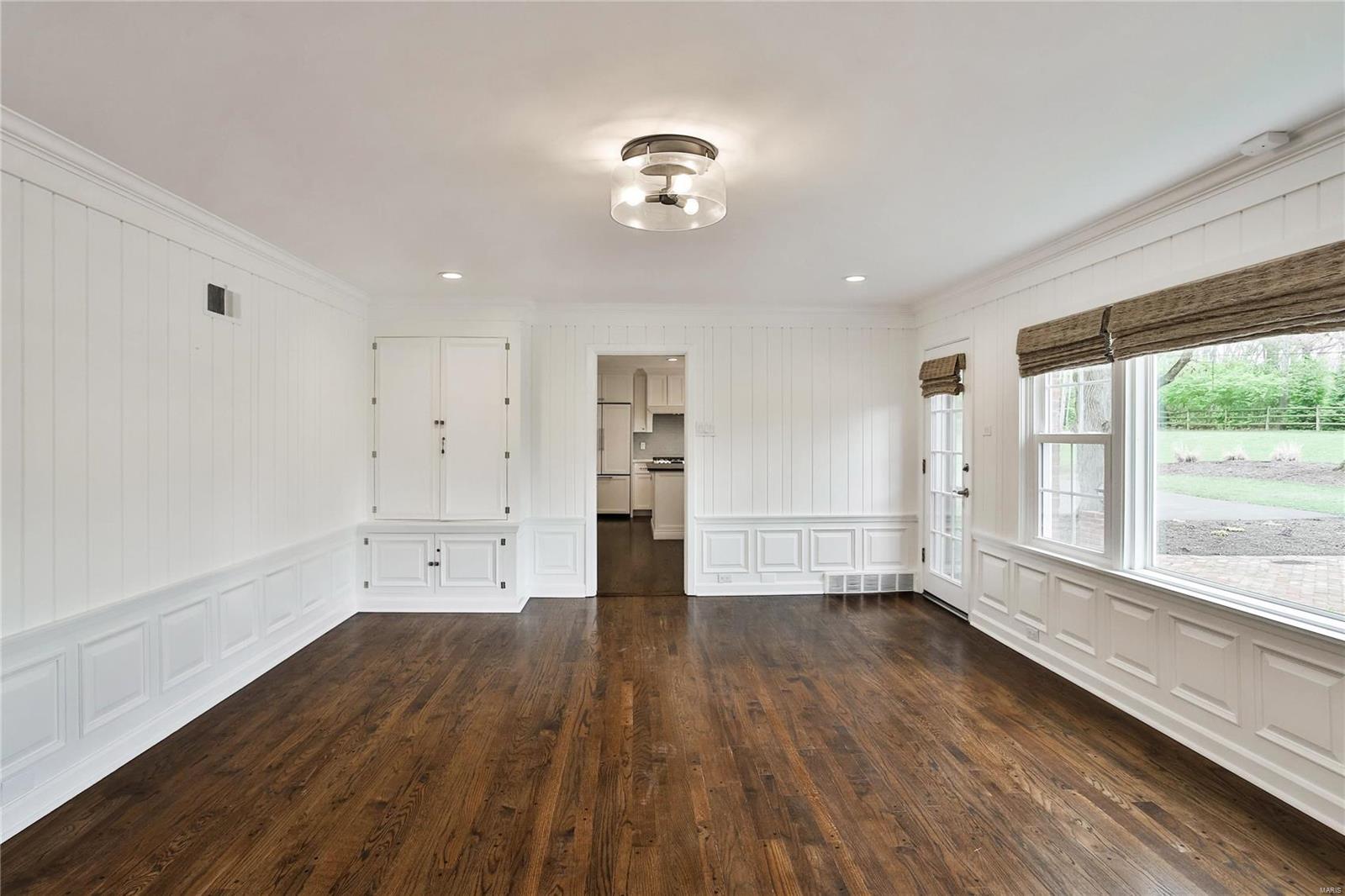 Coach-N-Four - Residential