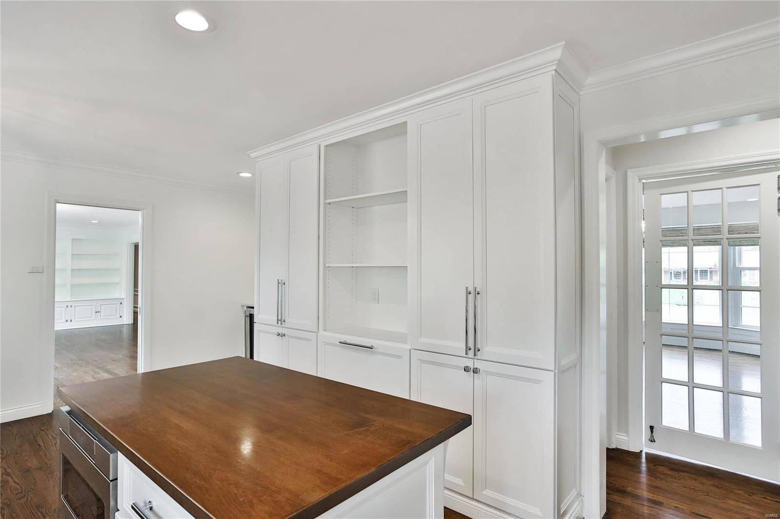 Coach-N-Four - Residential