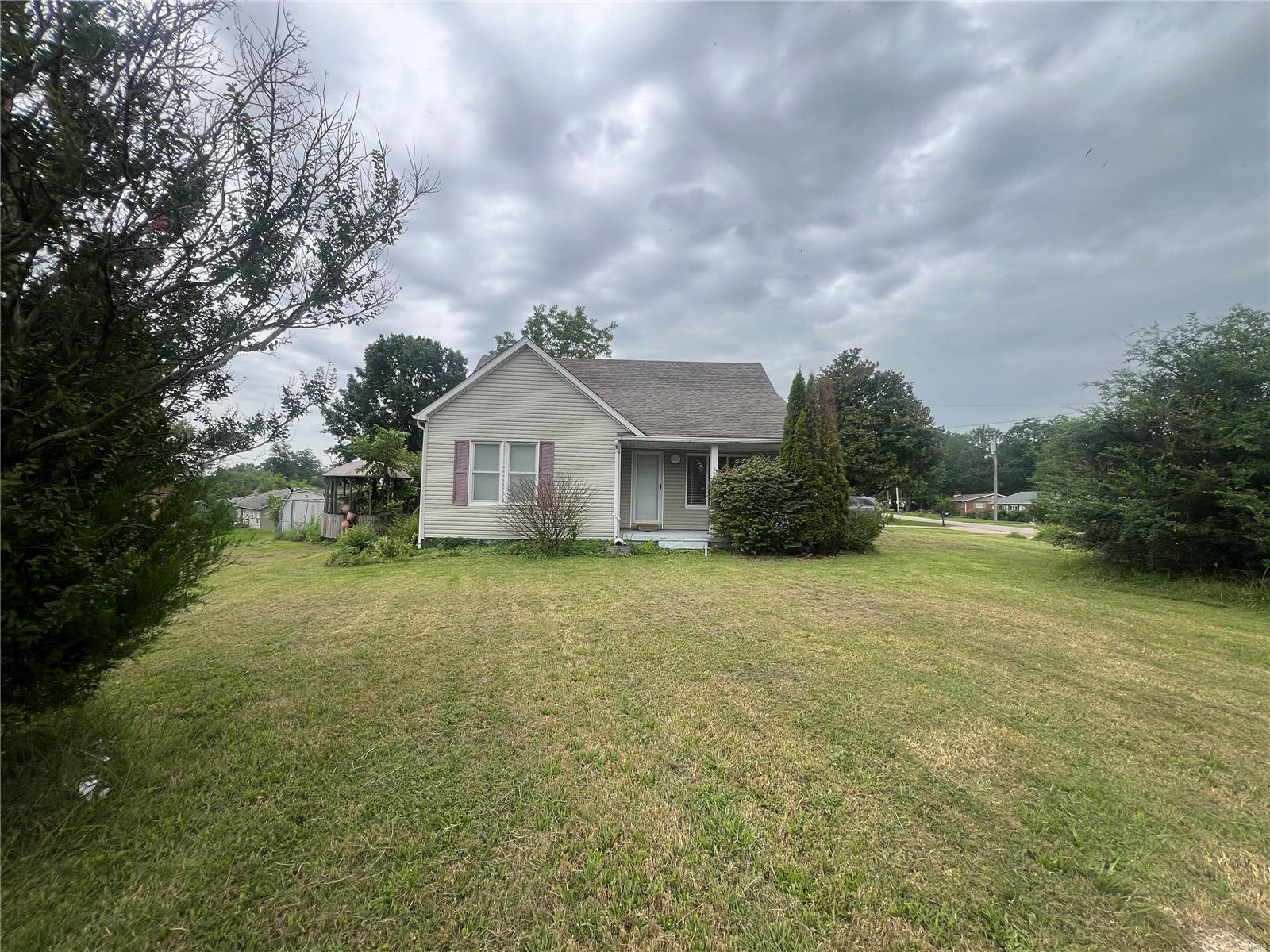 View Poplar Bluff, MO 63901 house
