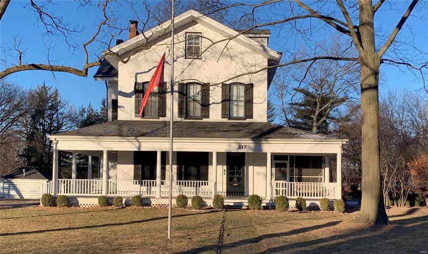 FOR COMP PURPOSES ONLY

2 car garage also has a 2 story pool house with kitchenette, family room with fireplace, full bath and bedroom.