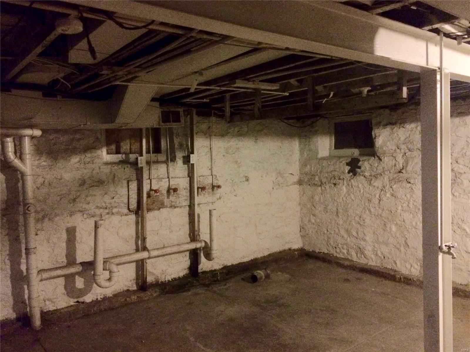 St Louis Commons Add - Residential Income