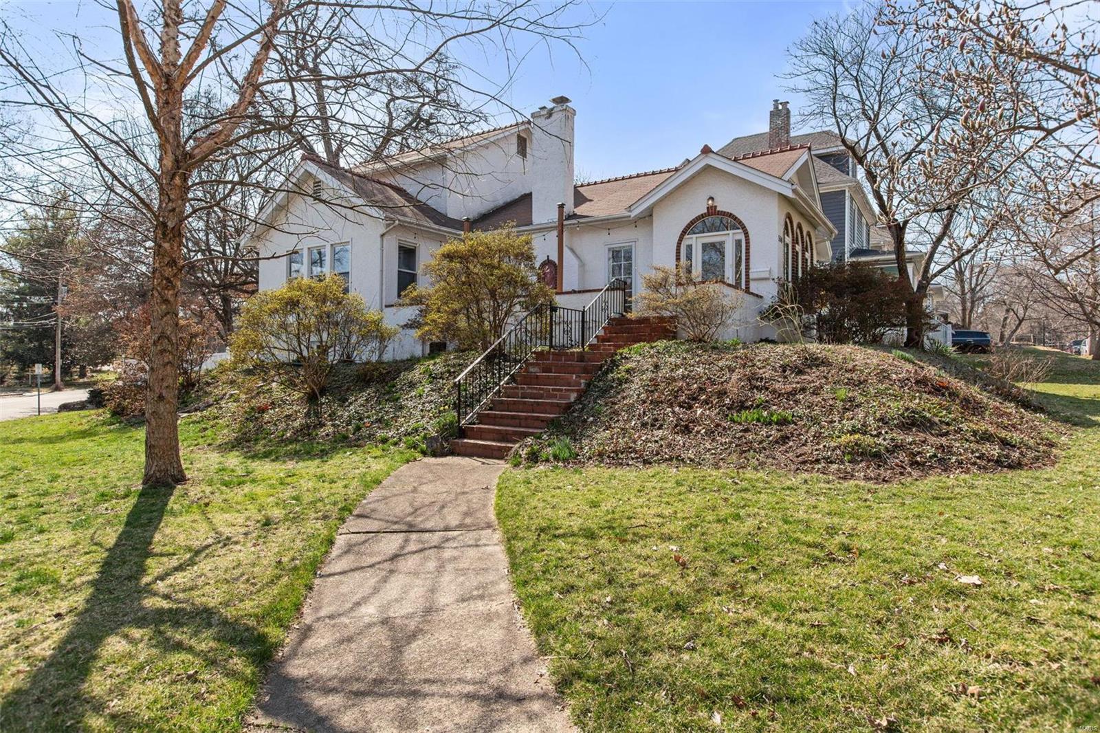 550 Sunnyside Avenue