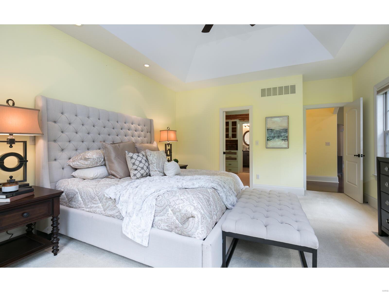 Ladue Court Villas - Residential