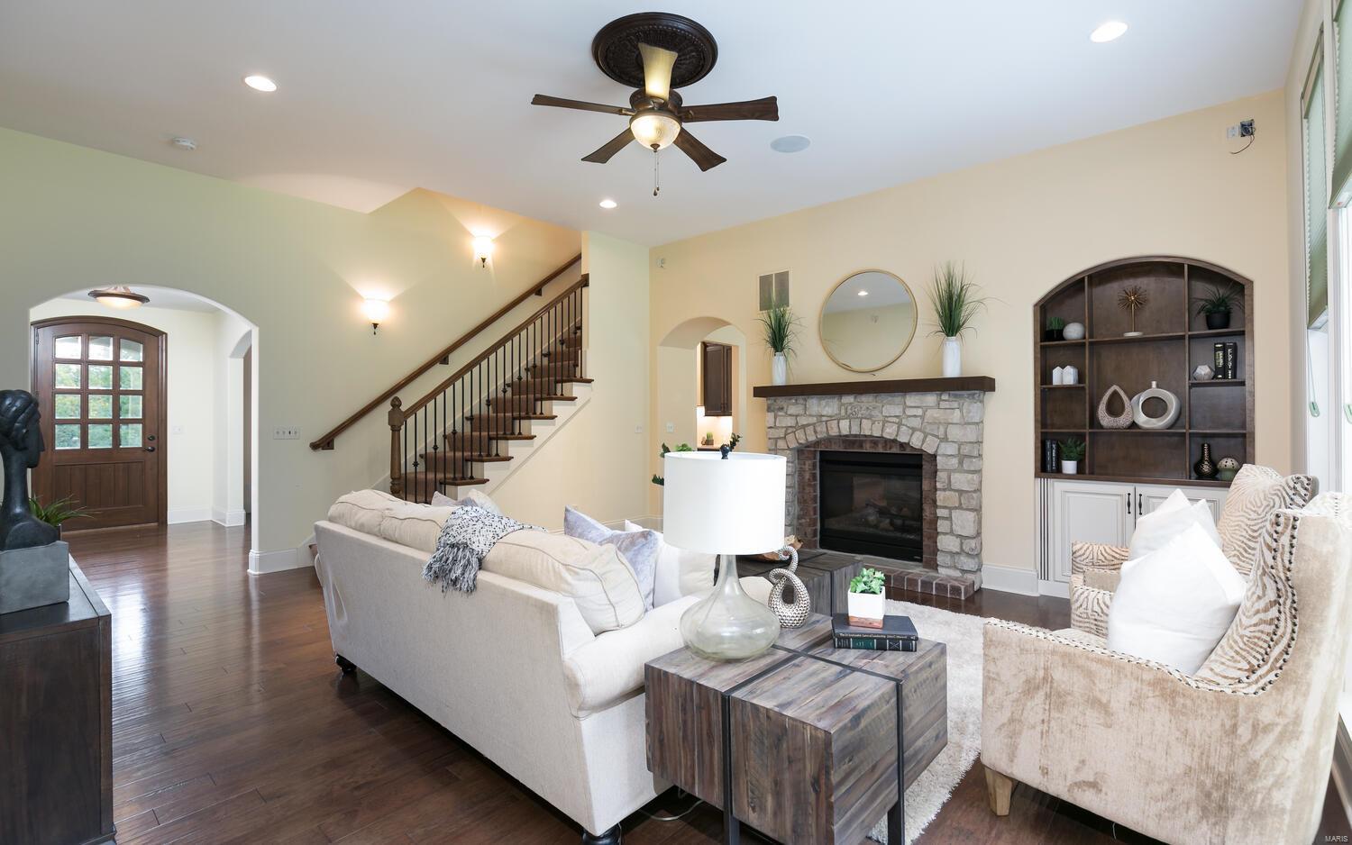 Ladue Court Villas - Residential