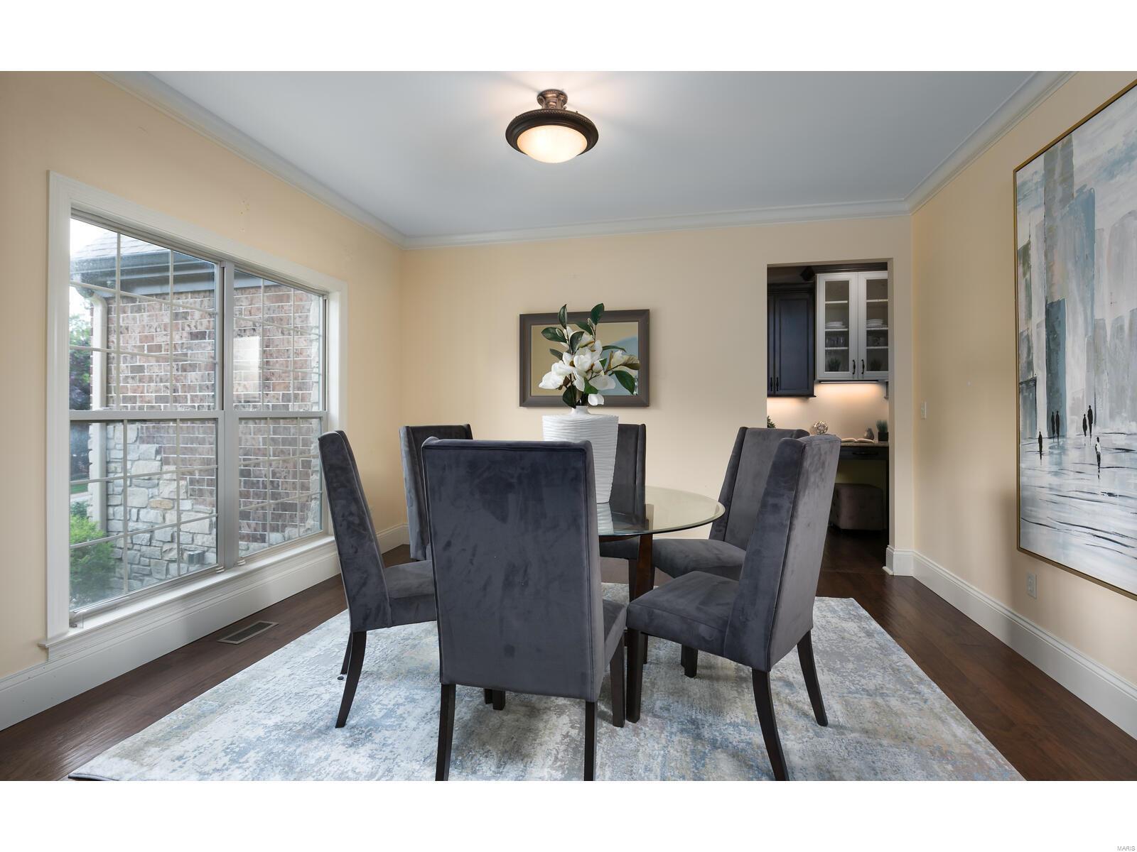 Ladue Court Villas - Residential