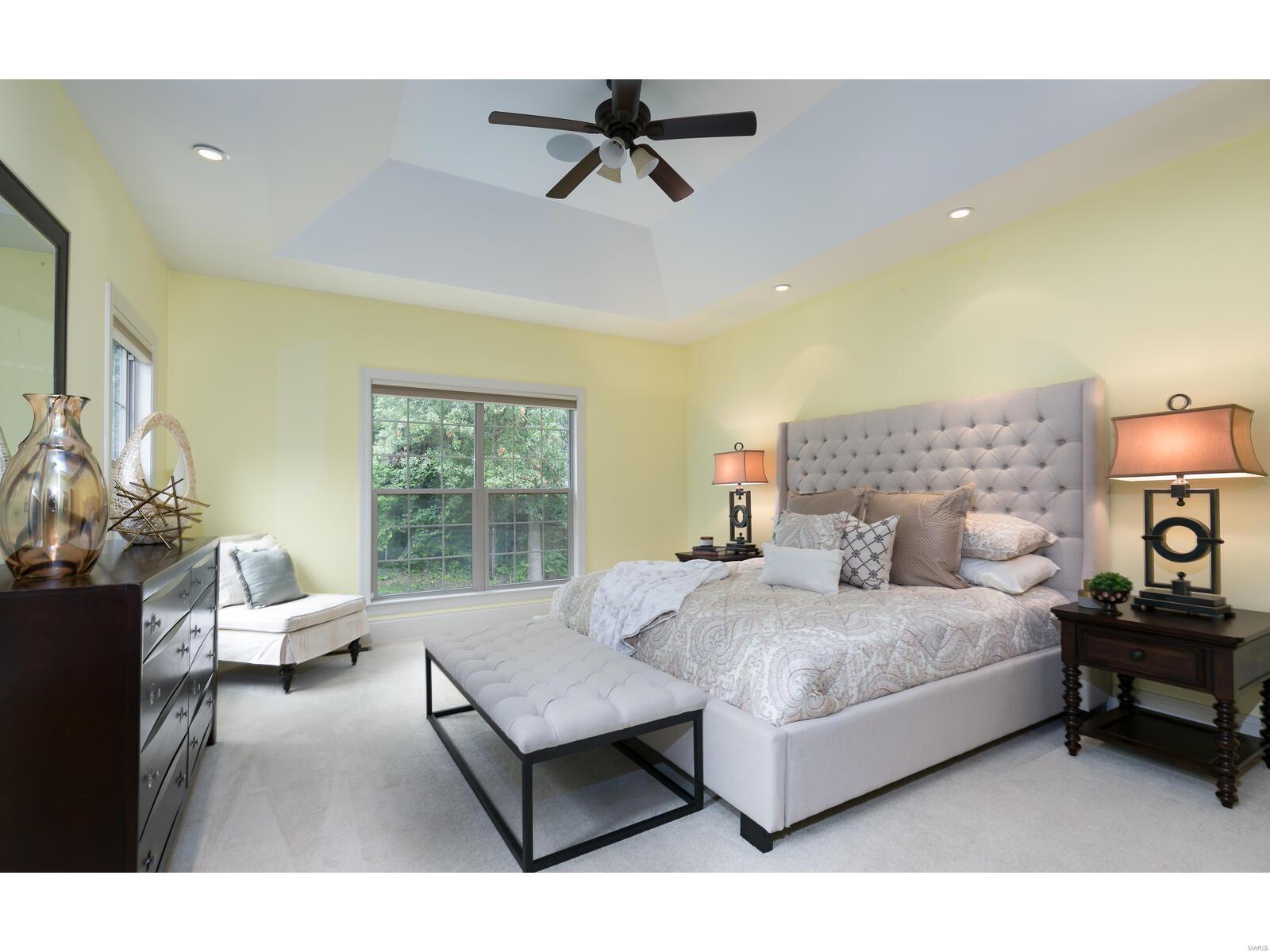 Ladue Court Villas - Residential