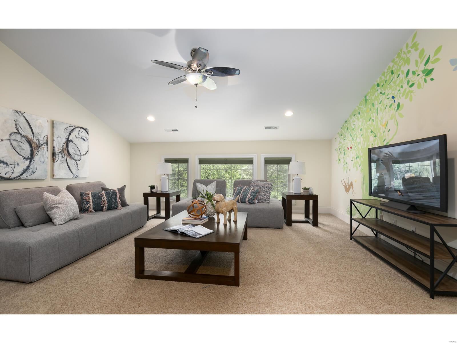 Ladue Court Villas - Residential