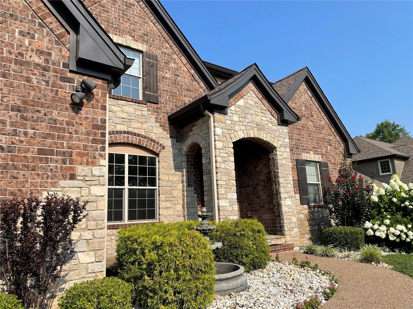 Ladue Court Villas - Residential