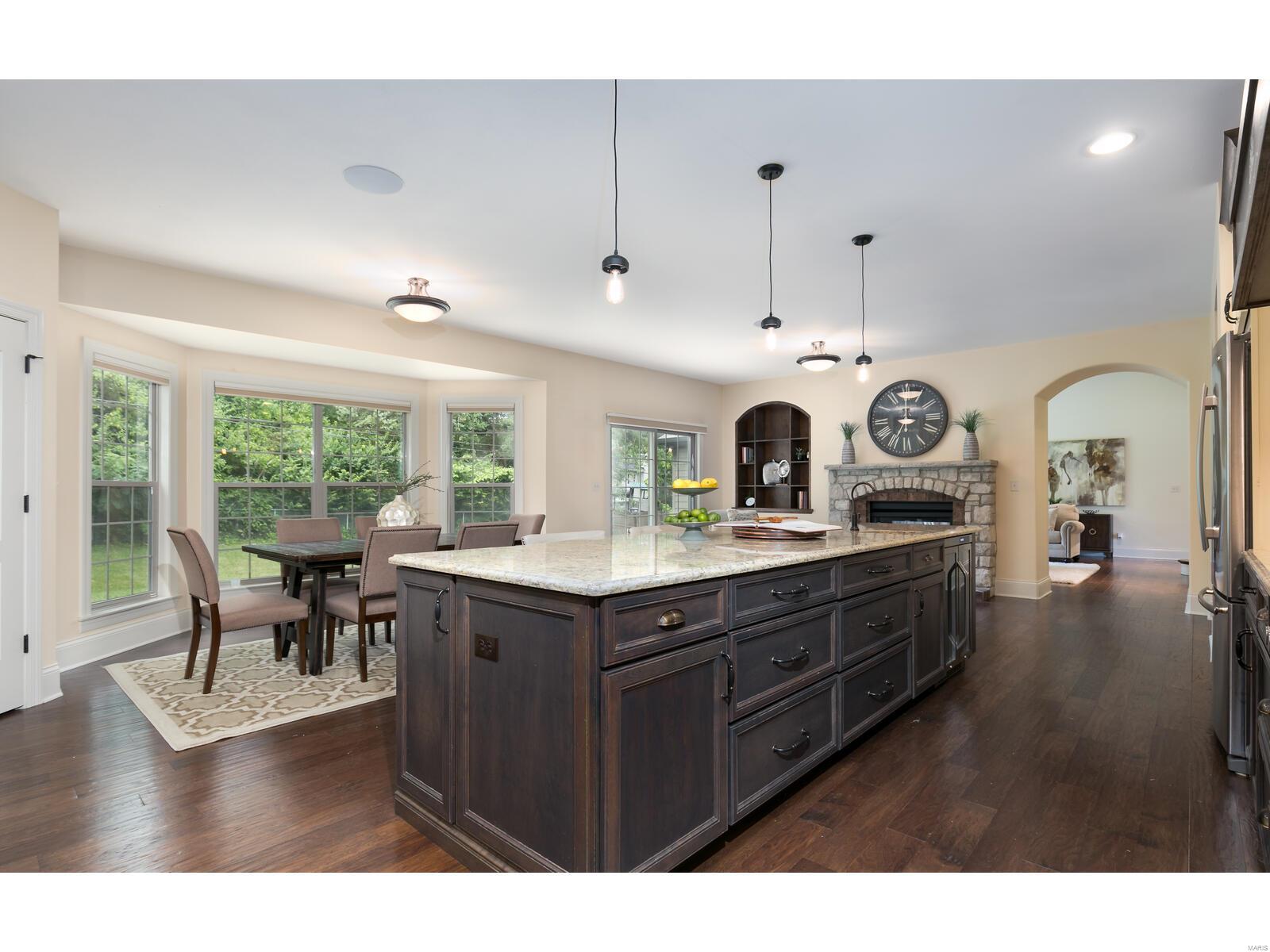 Ladue Court Villas - Residential