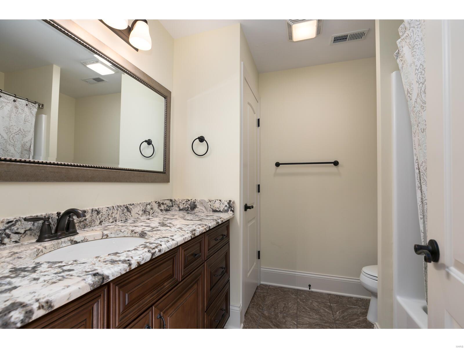 Ladue Court Villas - Residential