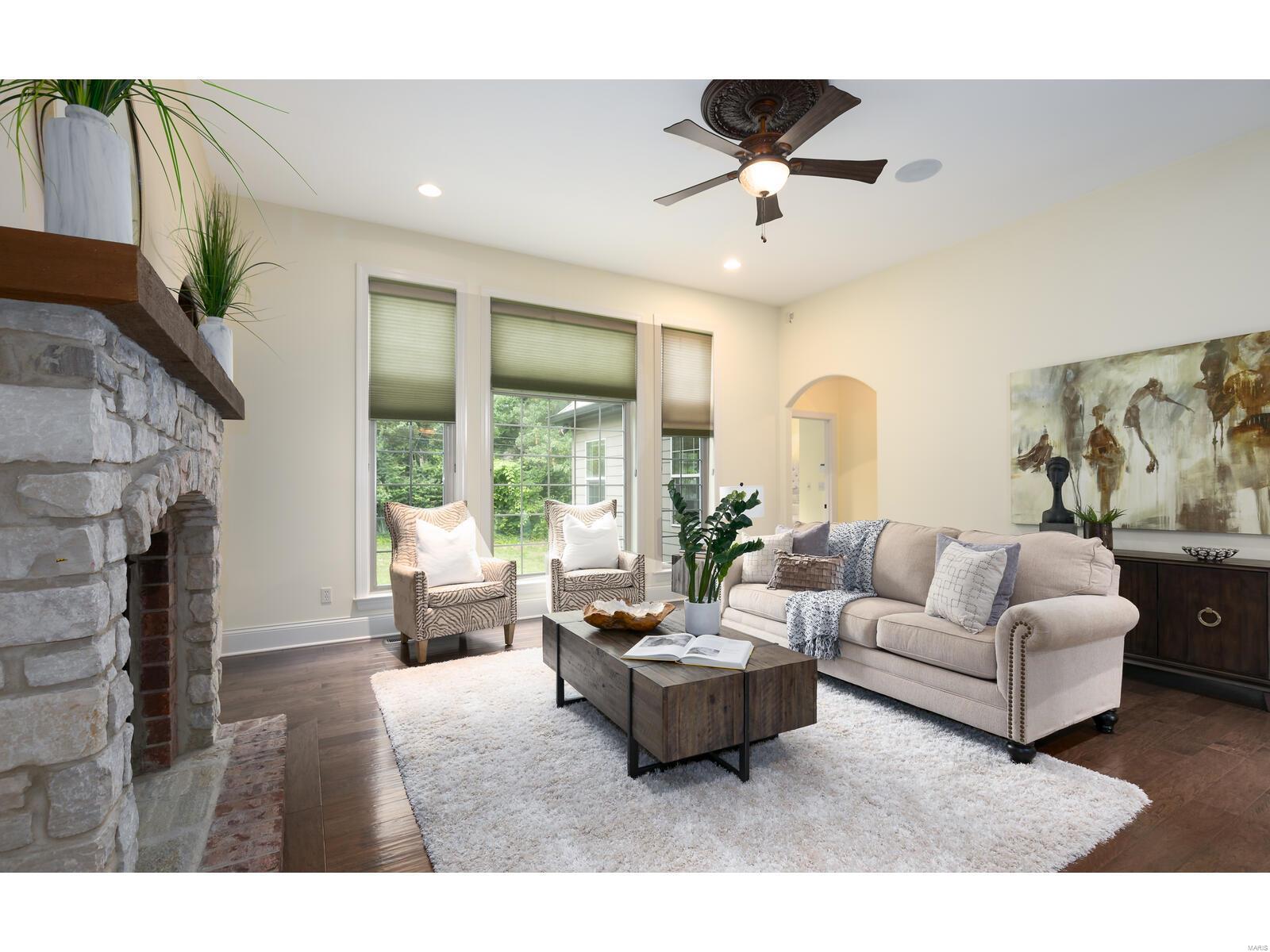 Ladue Court Villas - Residential