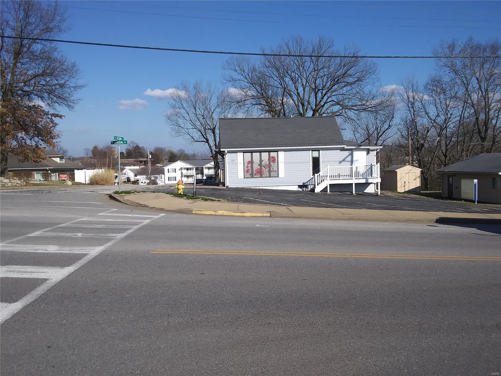 Eureka - Commercial Sale