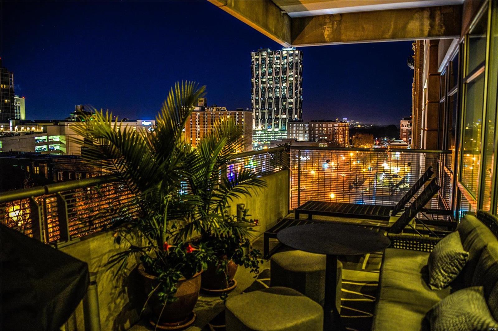 Lindell Blvd Condo - Residential