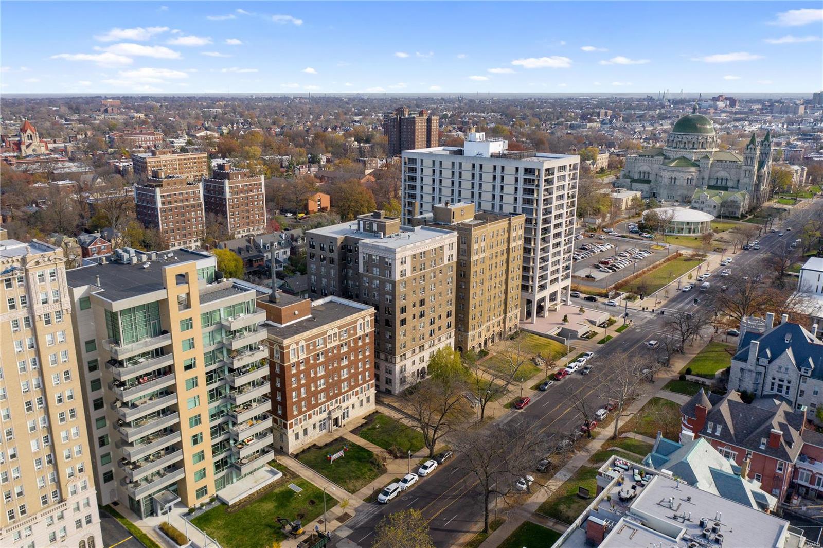 Lindell Blvd Condo - Residential