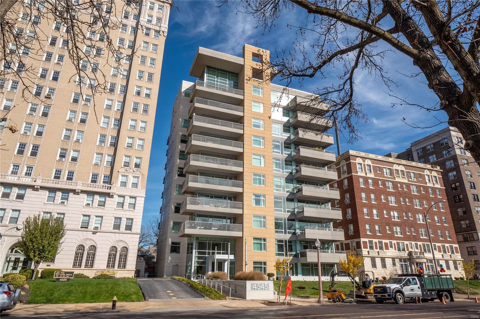 Lindell Blvd Condo - Residential