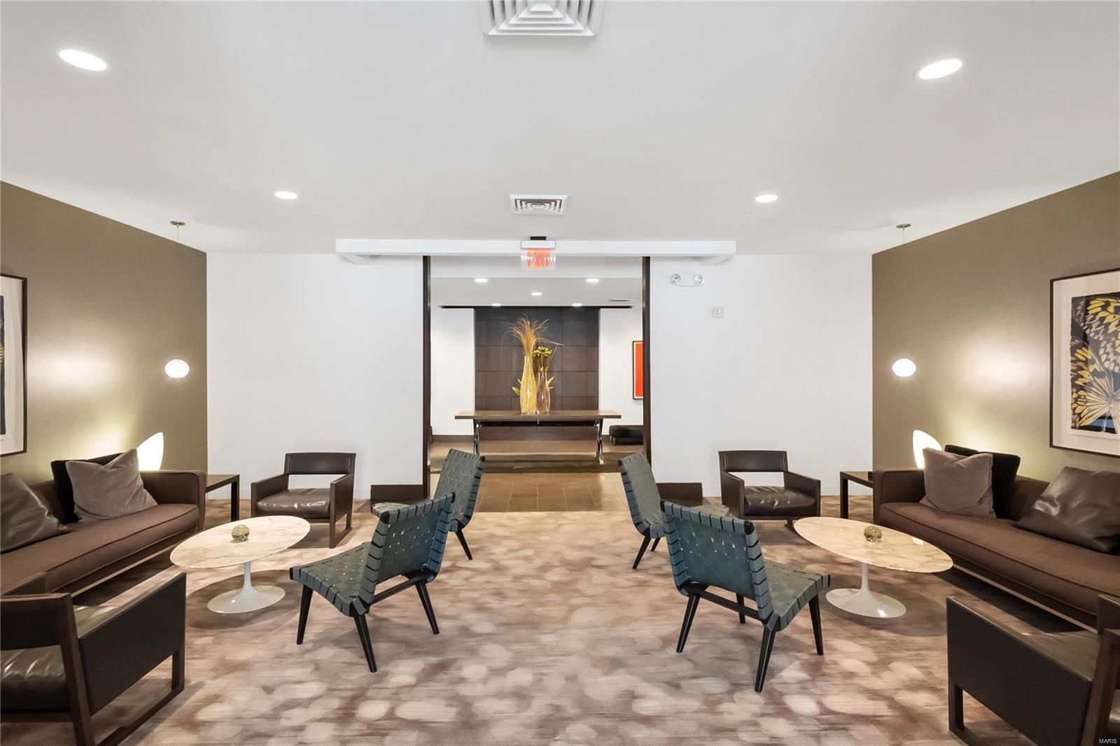 Lindell Blvd Condo - Residential