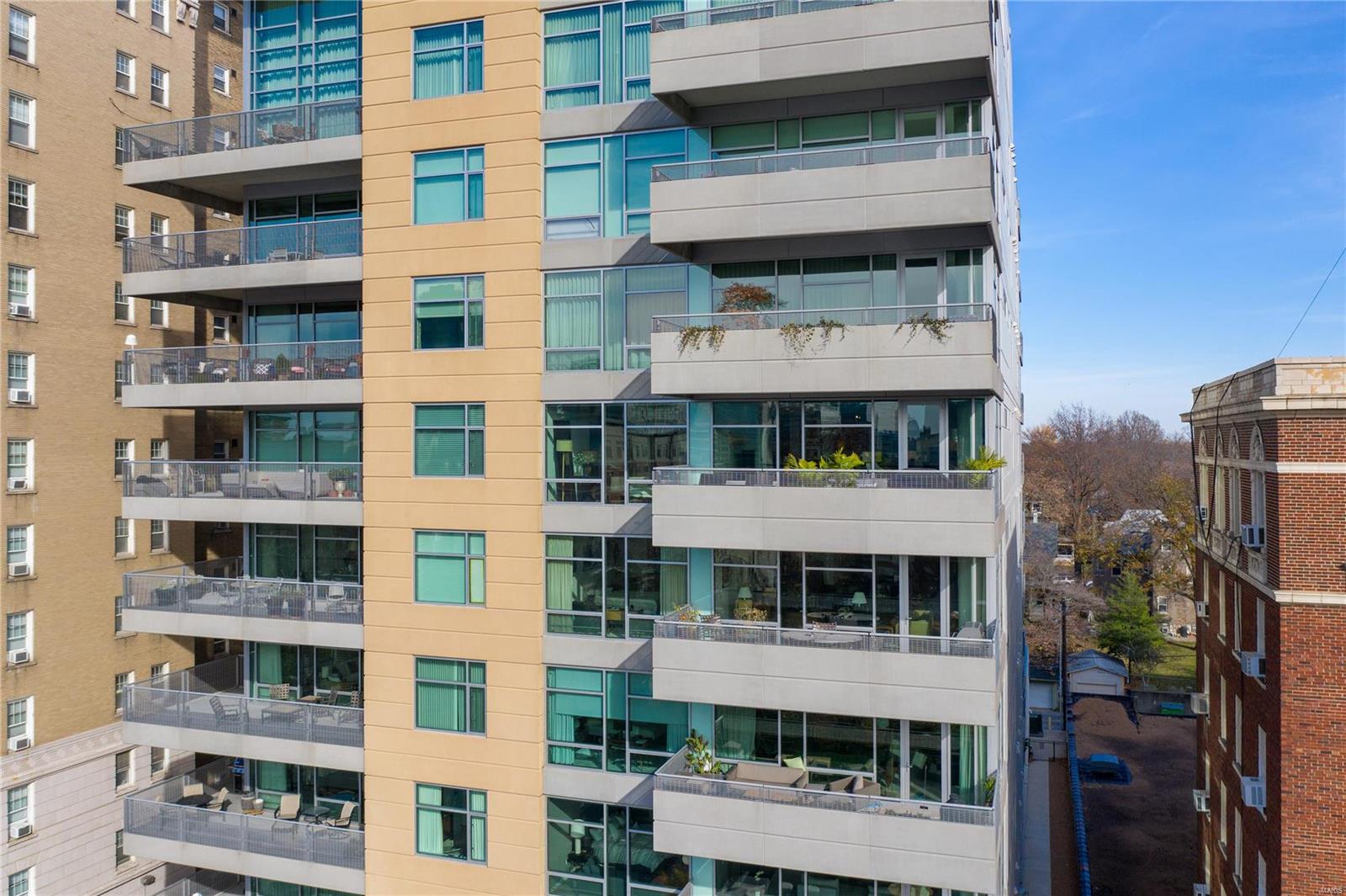 Lindell Blvd Condo - Residential