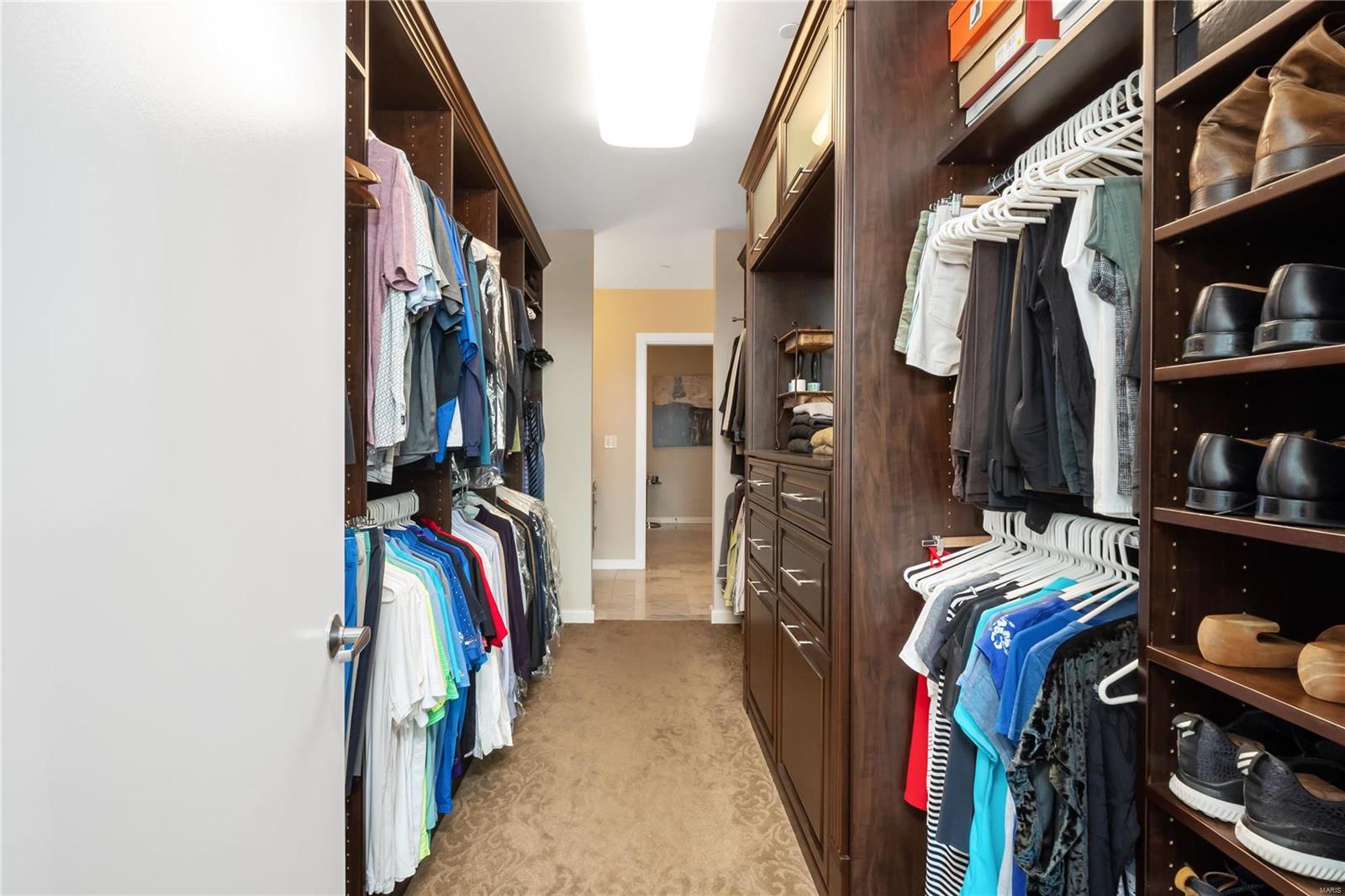 Lindell Blvd Condo - Residential