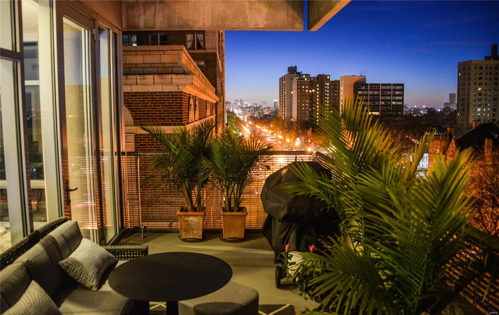 Lindell Blvd Condo - Residential