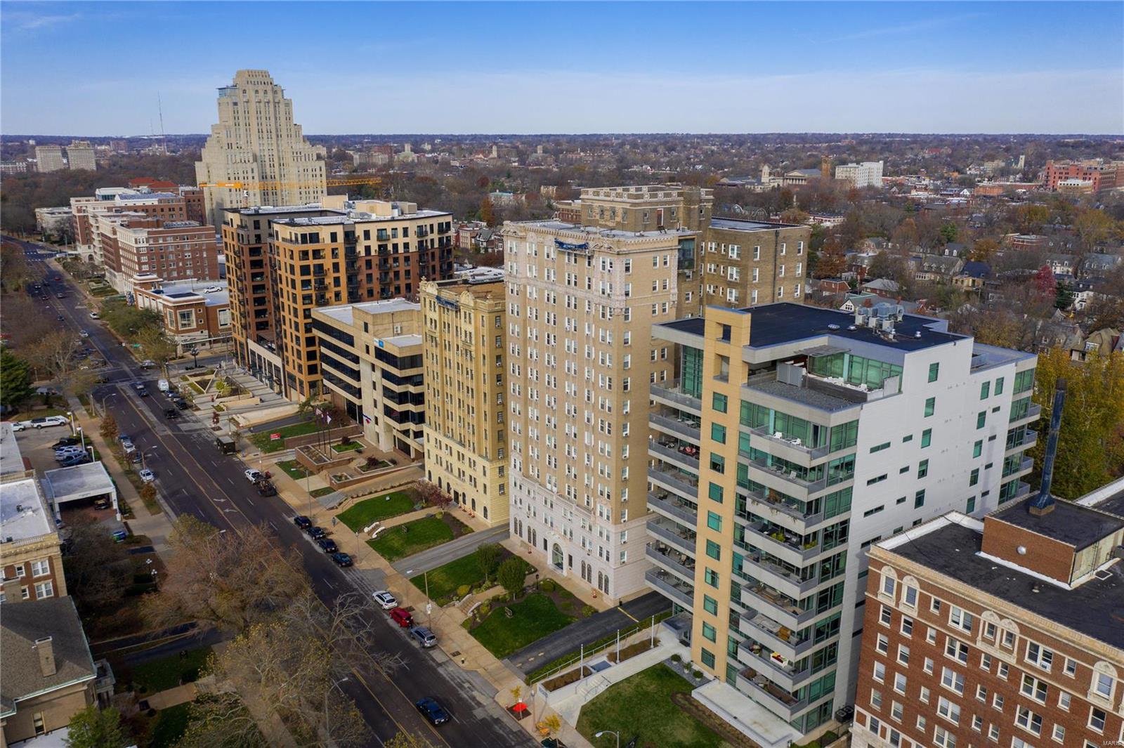 Lindell Blvd Condo - Residential