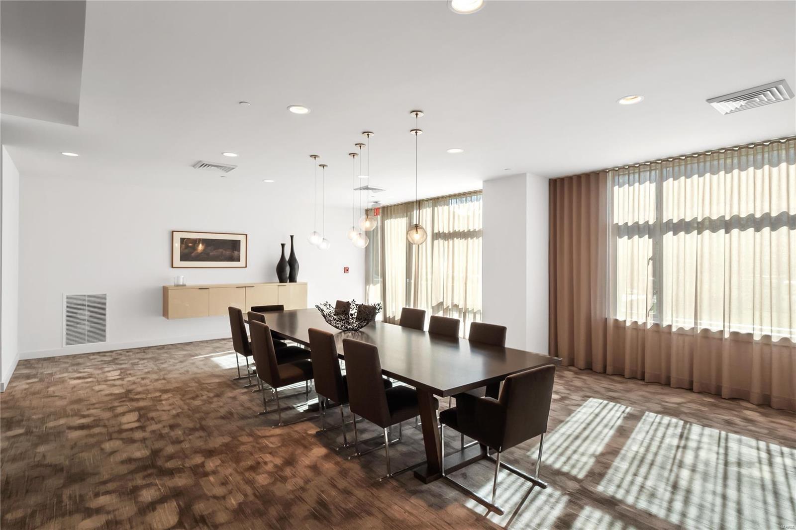 Lindell Blvd Condo - Residential