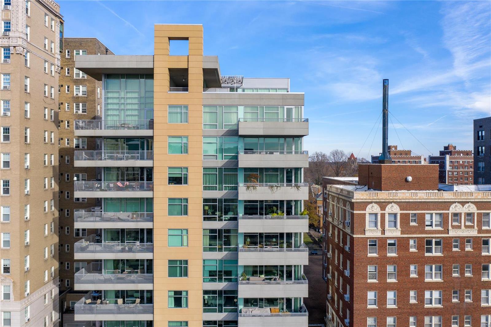 Lindell Blvd Condo - Residential