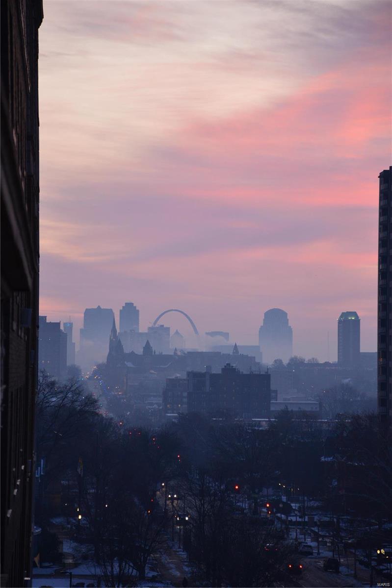 Lindell Blvd Condo - Residential