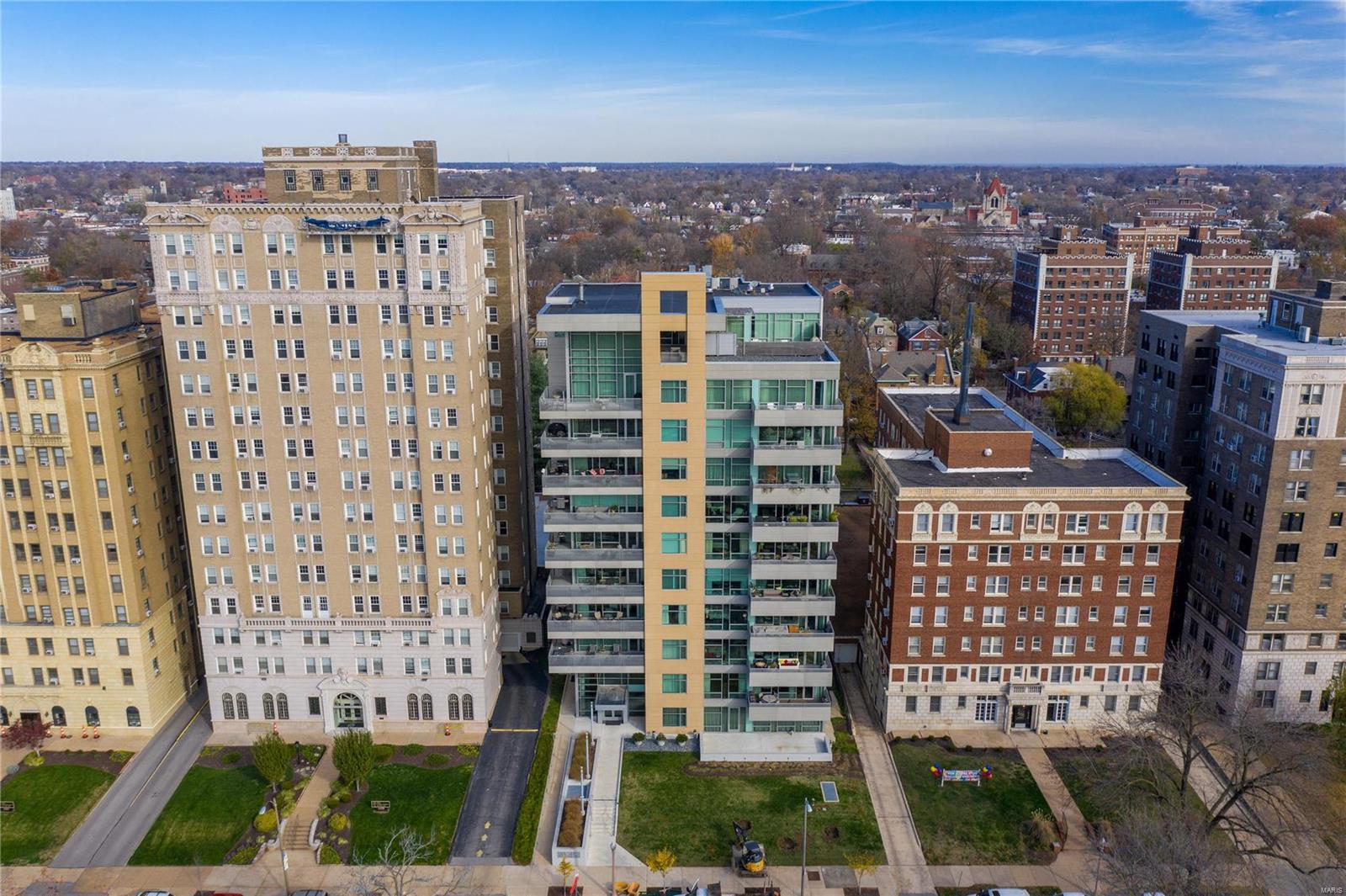 Lindell Blvd Condo - Residential