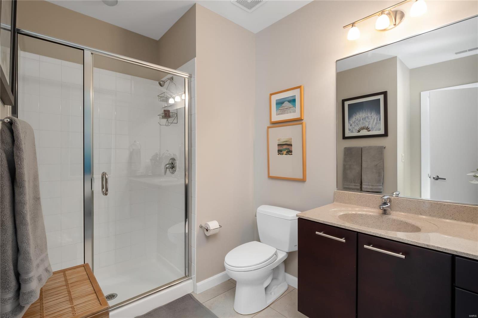 Lindell Blvd Condo - Residential