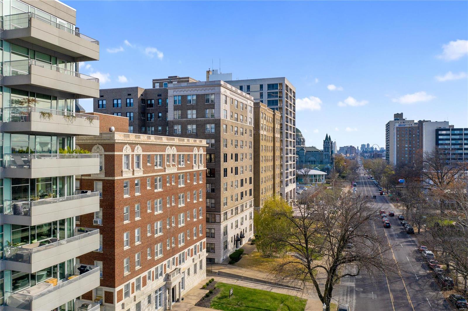 Lindell Blvd Condo - Residential