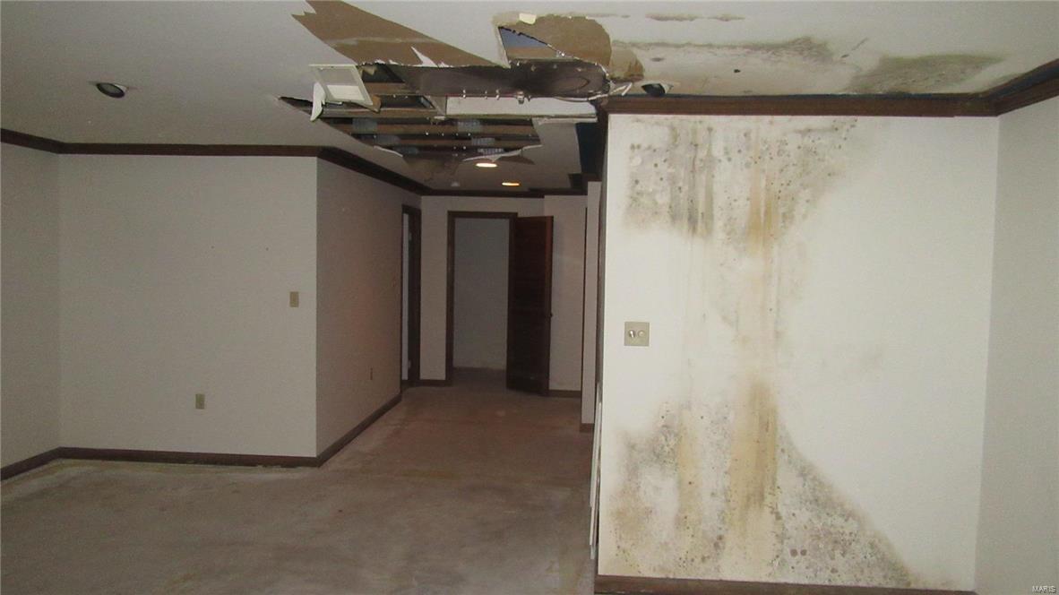 Treetop Condo One-B - Residential