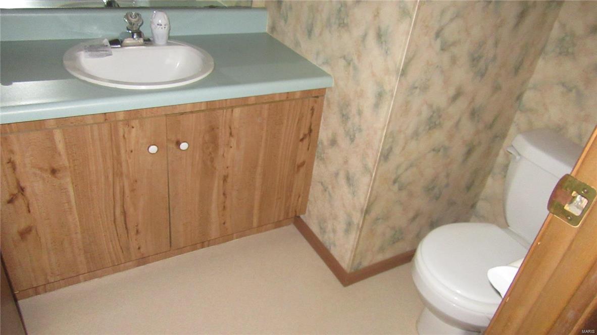 Treetop Condo One-B - Residential