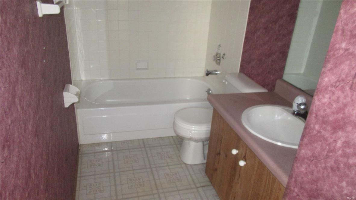 Treetop Condo One-B - Residential