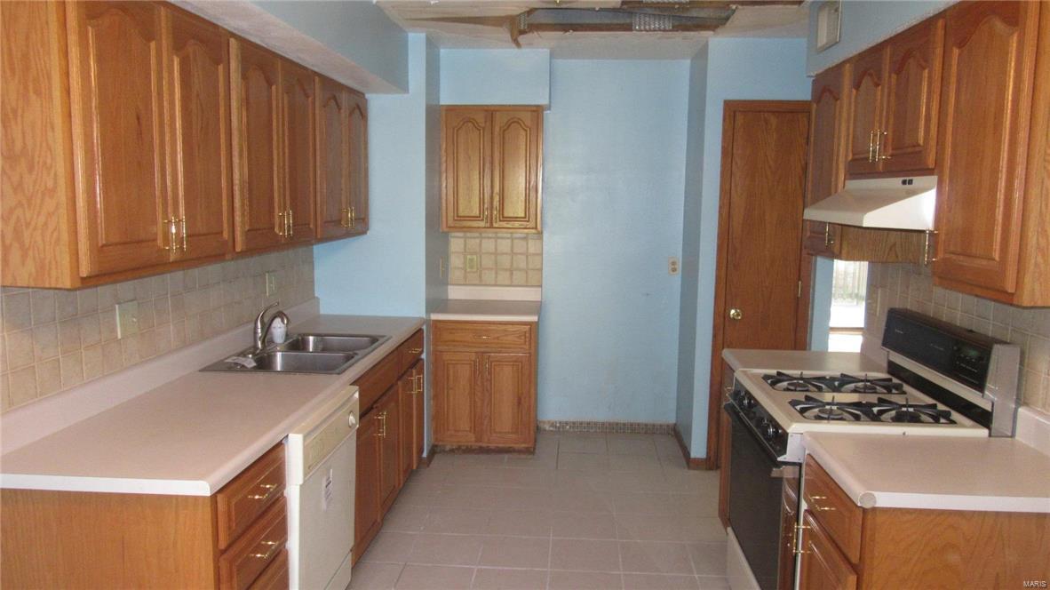 Treetop Condo One-B - Residential