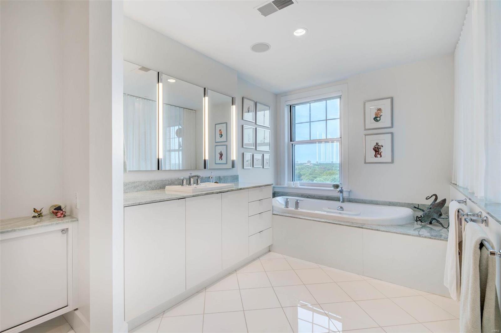 Park Plaza Residential Condo - Residential