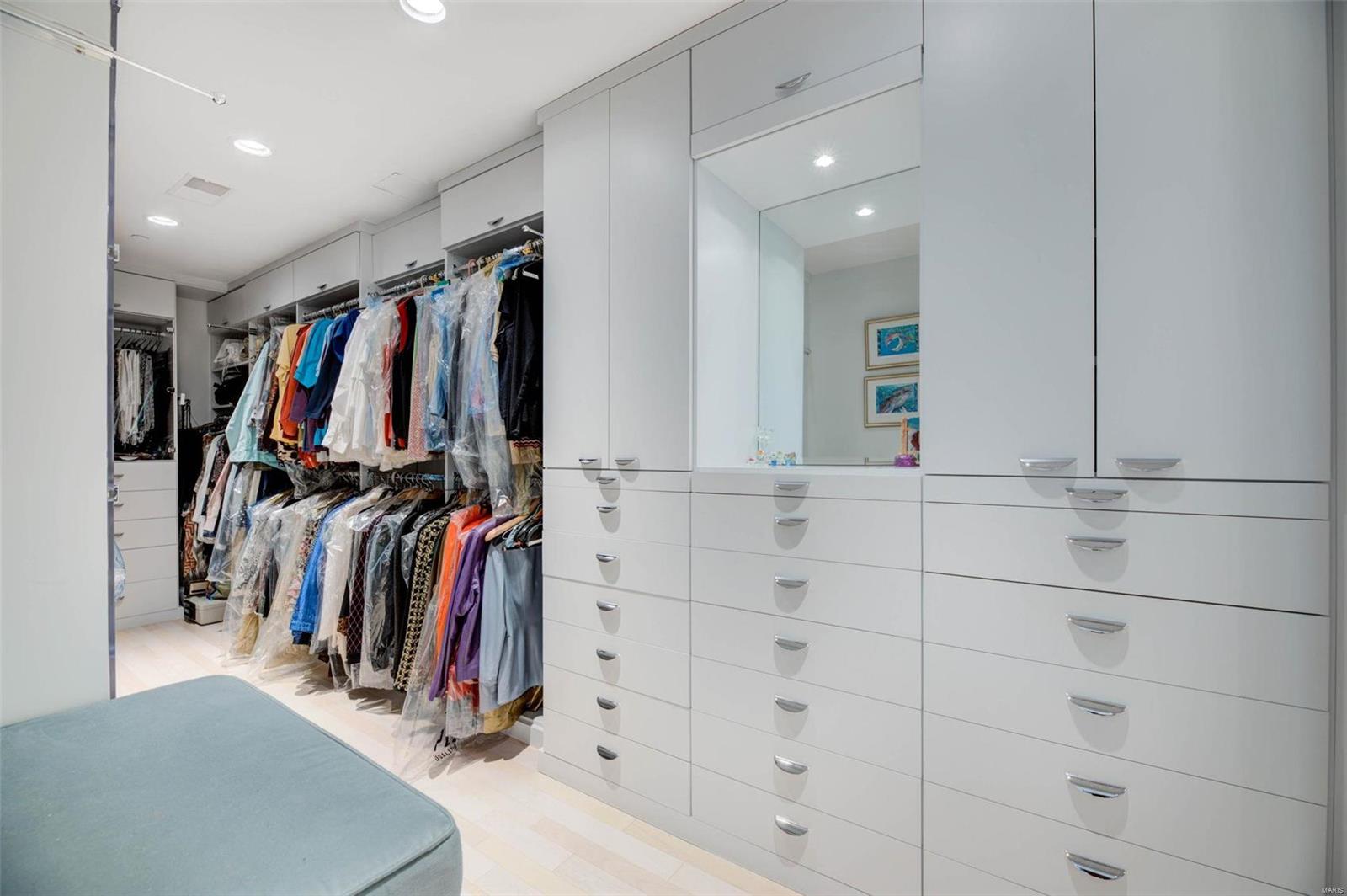 Park Plaza Residential Condo - Residential