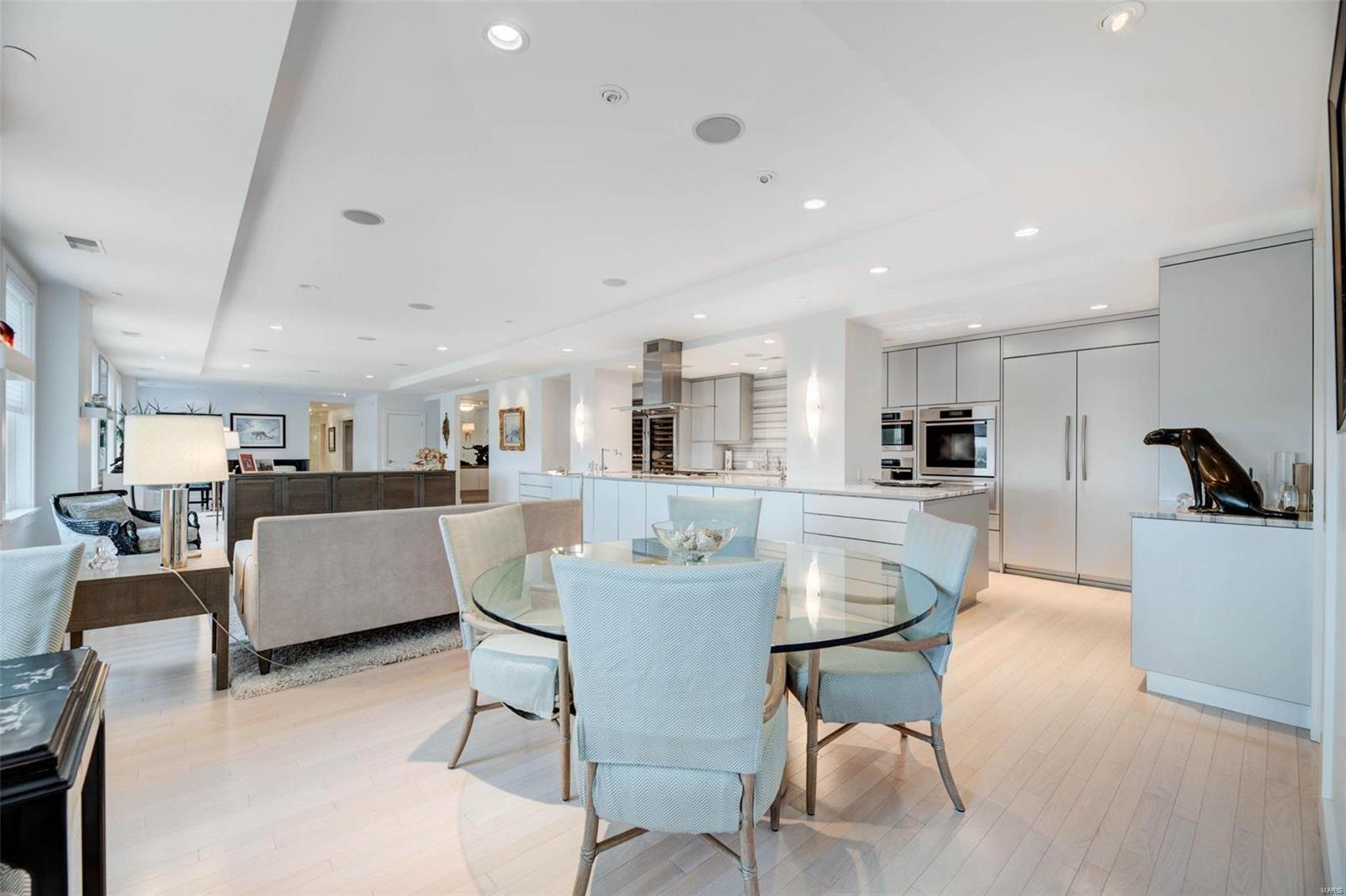 Park Plaza Residential Condo - Residential