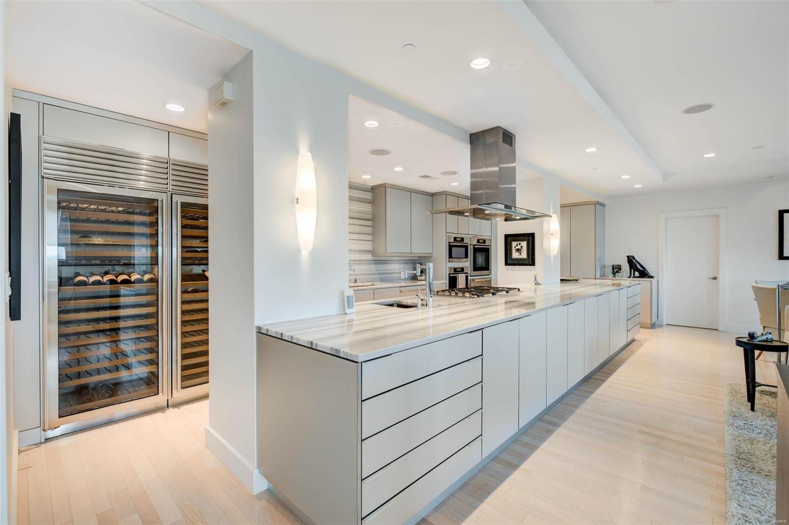 Park Plaza Residential Condo - Residential