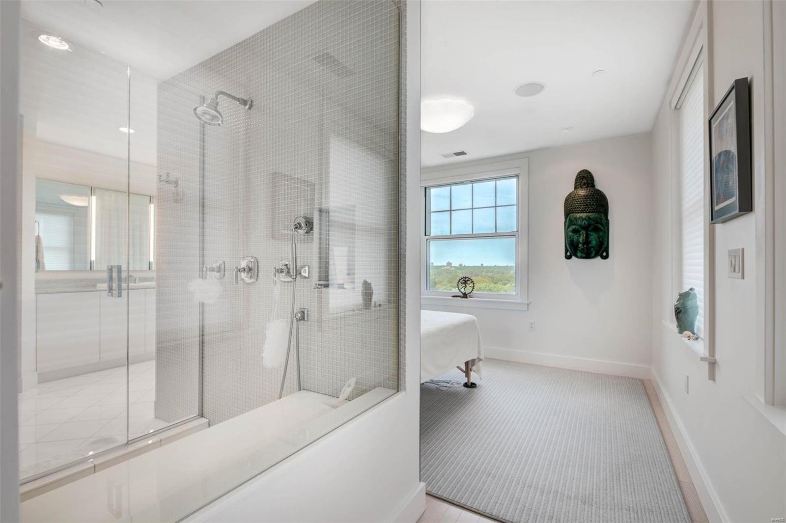 Park Plaza Residential Condo - Residential