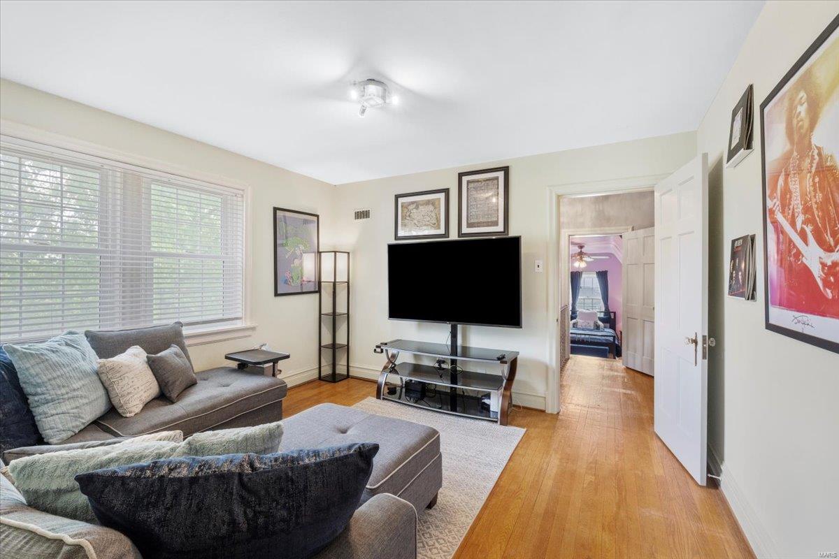 St Louis, Missouri 63135, United States, 3 Bedrooms Bedrooms, ,3 BathroomsBathrooms,Residential,Pending,118022