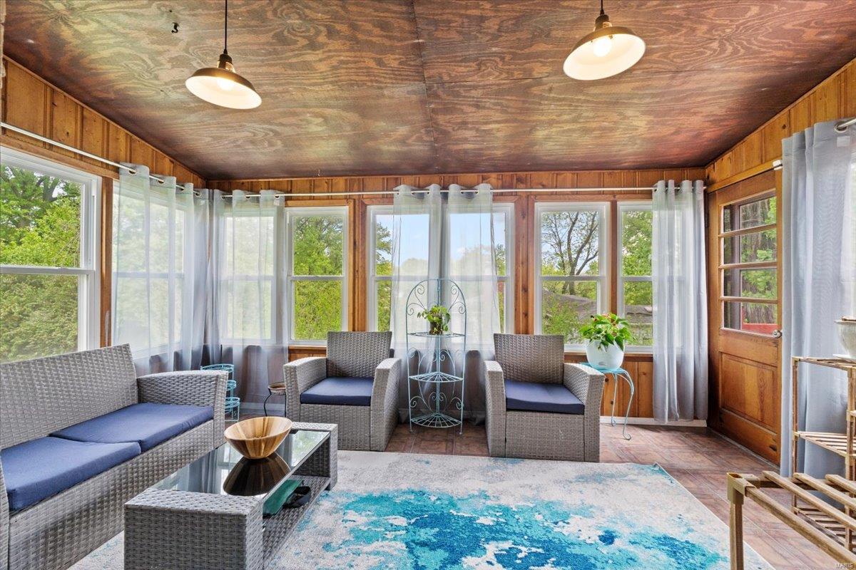 St Louis, Missouri 63135, United States, 3 Bedrooms Bedrooms, ,3 BathroomsBathrooms,Residential,Pending,118022