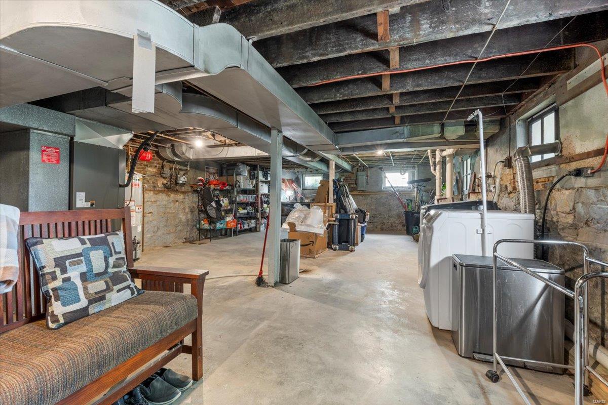 St Louis, Missouri 63135, United States, 3 Bedrooms Bedrooms, ,3 BathroomsBathrooms,Residential,Pending,118022